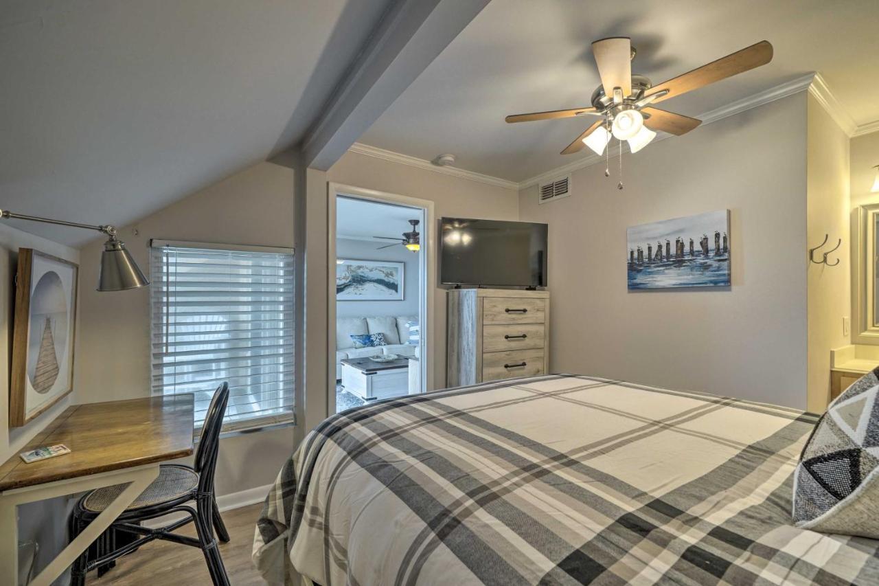 Beachfront Condo With Unobstructed Ocean Views! Oak Island Exteriér fotografie